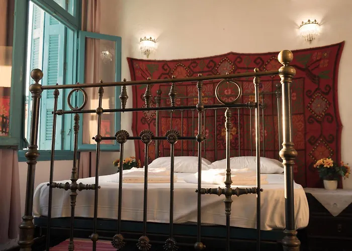 Nora * Hriszí Aktí Haniá